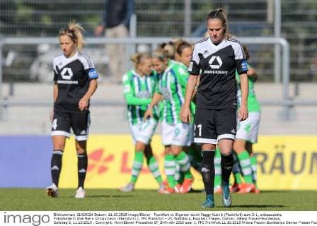 Frankfurt vl. Eigentor durch Peggy Kuznik (Frankfurt) zum 0:1, enttaeuschte Frankfurterin Ana-Maria Crnogorcevic (Frankfurt) 1. FFC Frankfurt - VfL Wolfsburg, Fussball, Frauen, Damen, Allianz Frauen-Bundesliga, Spieltag 5, 11.10.2015 , Copyright: Horn Eibner-Pressefoto EP_BHN