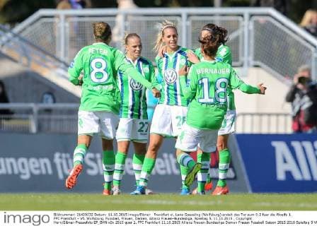 Frankfurt vl. Lena Goessling (Wolfsburg) erzielt das Tor zum 0:2 fuer die Woelfe 1. FFC Frankfurt - VfL Wolfsburg, Fussball, Frauen, Damen, Allianz Frauen-Bundesliga, Spieltag 5, 11.10.2015 , Copyright: Horn Eibner-Pressefoto EP_BHN