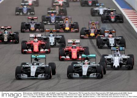 Motorsports: FIA Formula One World Championship WM Weltmeisterschaft 2015, Grand Prix of Russia, 6 Nico Rosberg (GER, Mercedes AMG Petronas Formula One Team), 44 Lewis Hamilton (GBR, Mercedes AMG Petronas Formula One Team), 77 Valtteri Bottas (FIN, Williams Martini Racing), 5 Sebastian Vettel (GER, Scuderia Ferrari), 7 Kimi Raikkonen (FIN, Scuderia Ferrari), 27 Nico Hulkenberg (GER, Sahara Force India F1 Team), start, mass, Masse, Menge, viele, many xHOCHxZWEIx