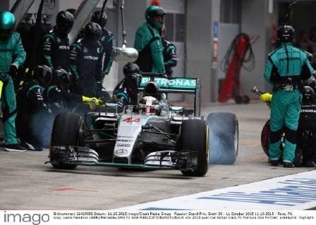 Russian Grand Prix, Sochi 08 - 11 October 2015 11.10.2015 - Race, Pit stop, Lewis Hamilton (GBR) Mercedes AMG F1 W06 