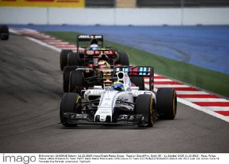Russian Grand Prix, Sochi 08 - 11 October 2015 11.10.2015 - Race, Felipe Massa (BRA) Williams F1 Team FW37 leads Pastor Maldonado (VEN) Lotus F1 Team E23 