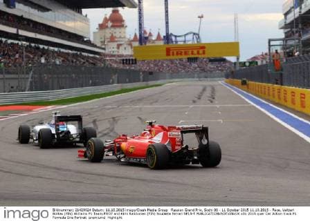Russian Grand Prix, Sochi 08 - 11 October 2015 11.10.2015 - Race, Valtteri Bottas (FIN) Williams F1 Team FW37 and Kimi Raikkonen (FIN) Scuderia Ferrari SF15-T 