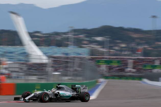Motorsports: FIA Formula One World Championship WM Weltmeisterschaft 2015, Grand Prix of Russia, 44 Lewis Hamilton (GBR, Mercedes AMG Petronas Formula One Team), xHOCHxZWEIx