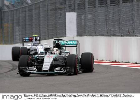 Russian Grand Prix, Sochi 08 - 11 October 2015 11.10.2015 - Race, Lewis Hamilton (GBR) Mercedes AMG F1 W06 leads Valtteri Bottas (FIN) Williams F1 Team FW37 