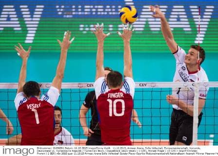 11.10.2015, Armeec Arena, Sofia Volleyball, Europameisterschaft, Vorrunde, Deutschland vs. Tschechische Republik Tschechien Block Doppelblock Jakub Vesely ( 1 CZE), Michael Finger ( 10 CZE) - Angriff Christian Fromm ( 1 GER)