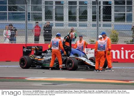 Russian Grand Prix, Sochi 08 - 11 October 2015 11.10.2015 - Race, Crash, Marcus Ericsson (SUE) Sauber C34 and Nico Hulkenberg (GER) Sahara Force India F1 VJM08 