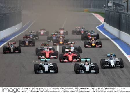 Motorsports: FIA Formula One World Championship WM Weltmeisterschaft 2015, Grand Prix of Russia, 6 Nico Rosberg (GER, Mercedes AMG Petronas Formula One Team), 44 Lewis Hamilton (GBR, Mercedes AMG Petronas Formula One Team), 77 Valtteri Bottas (FIN, Williams Martini Racing), 5 Sebastian Vettel (GER, Scuderia Ferrari), 7 Kimi Raikkonen (FIN, Scuderia Ferrari), 27 Nico Hulkenberg (GER, Sahara Force India F1 Team), start, mass, Masse, Menge, viele, many xHOCHxZWEIx