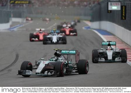 Motorsports: FIA Formula One World Championship WM Weltmeisterschaft 2015, Grand Prix of Russia, 6 Nico Rosberg (GER, Mercedes AMG Petronas Formula One Team), 44 Lewis Hamilton (GBR, Mercedes AMG Petronas Formula One Team), xHOCHxZWEIx