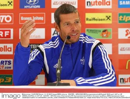 SOCCER - UEFA EURO EM Europameisterschaft Fussball 2016 quali, AUT vs LIE VIENNA,AUSTRIA,11.OCT.15 - SOCCER - UEFA European Championship EM Europameisterschaft 2016, European Qualifiers, OEFB international match Länderspiel Austria vs Liechtenstein, preview, press conference PK Pressekonferenz team LIE. Image shows Mario Frick (LIE). GEPAxpictures xChristianxOrt
