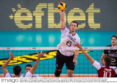 11.10.2015, Armeec Arena, Sofia Volleyball, Europameisterschaft, Vorrunde, Deutschland vs. Tschechische Republik Tschechien Angriff Denys Kaliberda ( 6 GER)