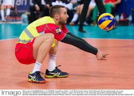 11.10.2015, Armeec Arena, Sofia Volleyball, Europameisterschaft, Vorrunde, Bulgarien vs. Niederlande Annahme Vladislav Ivanov ( 16 BUL) Libero