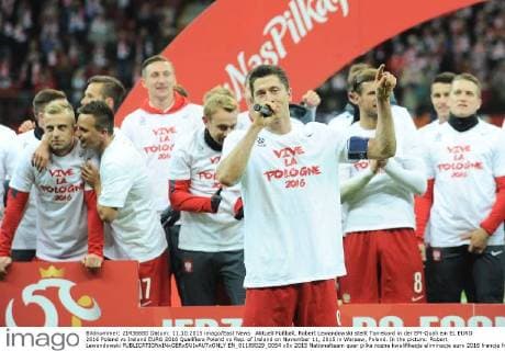 Aktuell Fußball, Robert Lewandowski stellt Torrekord in der EM-Quali ein EL EURO 2016 Poland vs Ireland EURO 2016 Qualifiers Poland vs Rep. of Ireland on November 11, 2015 in Warsaw, Poland. In the picture: Robert Lewandowski  EN_01189029_0054