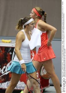 TENNIS - WTA Tennis Damen Generali Ladies 2015 LINZ,AUSTRIA,12.OCT.15 - TENNIS - WTA Tour, Generali Ladies. Image shows Stefanie Voegele (SUI) and Jelena Ostapenko (LAT). GEPAxpictures xMathiasxMandl