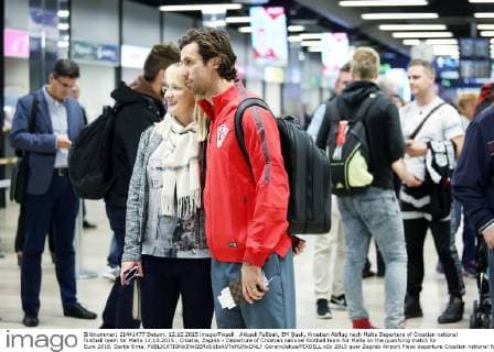 Aktuell Fußball, EM Quali, Kroatien Abflug nach Malta Departure of Croatian national football team for Malta 12.10.2015., Croatia, Zagreb - Departure of Croatian national football team for Malta on the qualifying match for Euro 2016. Darijo Srna.  GoranxJakus PIXSELL