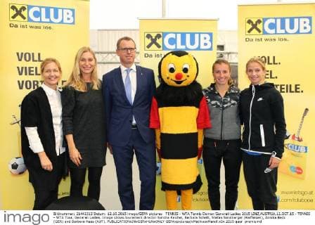 TENNIS - WTA Tennis Damen Generali Ladies 2015 LINZ,AUSTRIA,12.OCT.15 - TENNIS - WTA Tour, Generali Ladies. Image shows tourament director Sandra Reichel, Barbara Schett, Stefan Sandberger (Raiffeisen), Annika Beck (GER) and Barbara Haas (AUT). GEPAxpictures xMathiasxMandl