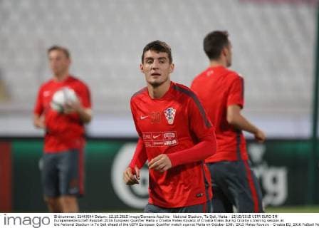 National Stadium, Ta Qali, Malta - 12 10 2015 UEFA EURO EM Europameisterschaft Fussball 2016 European Qualifier Malta v Croatia Mateo Kovacic of Croatia trains during Croatia s training session at the National Stadium in Ta Qali ahead of the UEFA European Qualifier match against Malta on October 13th, 2015 Mateo Kovacic - Croatia EQ_2016