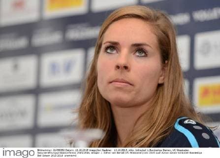13.10.2015, xtkx, Volleyball 1.Bundesliga Damen, VC Wiesbaden Saisoneröffnungspressekonferenz 2015 2016, emspor .l. Esther van Berkel (VC Wiesbaden)