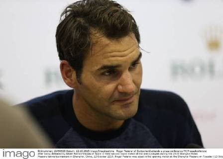Roger Federer of Switzerland attends a press conference PK Pressekonferenz after being defeated by Albert Ramos-Vinolas of Spain in their second round match of the men s singles during the 2015 Shanghai Rolex Masters tennis tournament in Shanghai, China, 13 October 2015. Roger Federer was upset in his opening match at the Shanghai Masters on Tuesday (13 October 2015) by Spanish qualifier Albert Ramos-Vinolas 7-6 (4), 2-6, 6-3. Federer looked rusty from the outset, failing to convert two break points in the opening set and making a flurry of backhand errors to lose the tiebreaker. Ramos-Vinolas then broke the 17-time major winner in the eighth game of the third set with a forehand winner down the line and held the next game to close it out. Federer hasn t played since helping Switzerland win a Davis Cup match the week after falling to Novak Djokovic in the final of the U.S. Open. The last time he and Ramos-Vinolas played at Wimbledon in 2012, the Spaniard only won three games. Federer upset in opening match at Shanghai Masters  20151013_14364