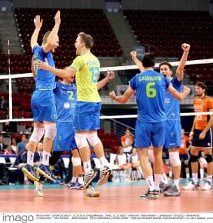 Sofia, 13.10.2015 - Volleyball - Nationalteam - Länderspiel - EM 2015 - Niederlande vs Slowenien - TIMO URNAUT , JANI KOVACIC , MITJA GASPARINI , DEJAN VINCIC -  20151013CSJP3077