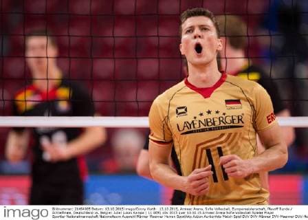 13.10.2015, Armeec Arena, Sofia Volleyball, Europameisterschaft, Playoff Runde Achtelfinale, Deutschland vs. Belgien Jubel Lukas Kampa ( 11 GER)