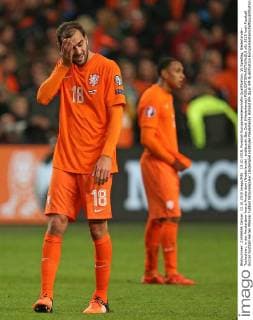 13.10.2015, Fussball Europameisterschafts-Qualifikation, 10.Spieltag, Niederlande - Tschechien, in der Amsterdam-Arena Amsterdam (Niederlande). enttäuscht Bas Dost (Niederlande) 