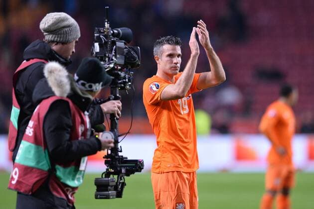 Fußball EM-Qualifikation Niederlande - Tschechien am 13.10.2015 in der Amsterdam ArenA in Amsterdam Robin van Persie ( Niederlande ), rechts xTTx