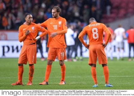 Fußball EM-Qualifikation Niederlande - Tschechien am 13.10.2015 in der Amsterdam ArenA in Amsterdam Memphis Depay ( Niederlande ), links - Bas Dost ( Niederlande ), mitte - Georginio Wijnaldum ( Niederlande ), rechts xTTx
