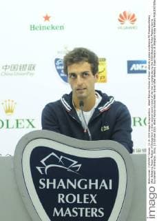 Albert Ramos-Vinolas of Spain attends a press conference PK Pressekonferenz after defeating Roger Federer of Switzerland in their second round match of the men s singles during the 2015 Shanghai Rolex Masters tennis tournament in Shanghai, China, 13 October 2015. Albert Ramos-Vinolas feels relaxed after defeating Roger Federer at Shanghai Rolex Masters  pbu344664_08