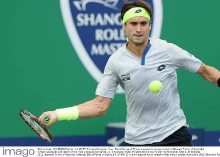 David Ferrer of Spain prepares to return a shot to Bernard Tomic of Australia in their second round match of the men s singles during the 2015 Shanghai Rolex Masters tennis tournament in Shanghai, China, 14 October 2015. Bernard Tomic of Australia defeated David Ferrer of Spain 2-0 (6-4 6-2) in their second round match of the men s singles during the 2015 Shanghai Rolex Masters tennis tournament in Shanghai, China, 14 October 2015. David Ferrer kicked out by Bernard Tomic at Shanghai Rolex Masters  pbu344939_12