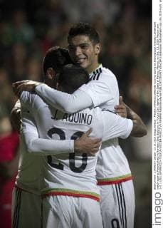 Players of Mexico celebrate scoring during an International Friendly Länderspiel match against Panama held at Nemesio Diez Stadium, in Toluca City, capital of the State of Mexico, Mexico, on Oct. 13, 2015. Mexico won 1-0. ) (rhj) (SP)MEXICO-TOLUCA-SOCCER-MEXICO VS PANAMA AlejandroxAyala 