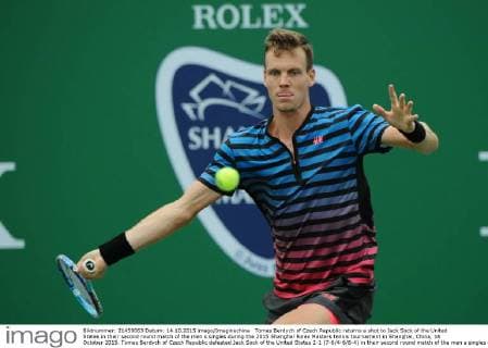 Tomas Berdych of Czech Republic returns a shot to Jack Sock of the United States in their second round match of the men s singles during the 2015 Shanghai Rolex Masters tennis tournament in Shanghai, China, 14 October 2015. Tomas Berdych of Czech Republic defeated Jack Sock of the United States 2-1 (7-6 4-6 6-4) in their second round match of the men s singles during the 2015 Shanghai Rolex Masters tennis tournament in Shanghai, China, 14 October 2015. Tomas Berdych beats Jack Sock at Shanghai Rolex Masters  pbu345068_10