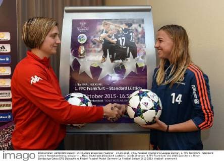 14.10.2015, xjhx, Fussball Champions League Damen, 1. FFC Frankfurt - Standard Lüttich Pressekonferenz, emspor v.l. Maud Coutereels (Standard Luettich), Jackie Groenen (1.FFC Frankfurt)