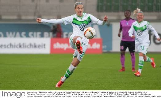 Zsanett Jakabfi (VfL Wolfsburg, 3) am Ball, Einzelbild, Aktion, Fussball, UEFA Women s Champions League, VfL Wolfsburg - ZFK Spartak Subotica, xobx