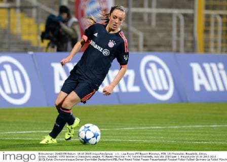 v.li.: Lisa Evans (FC Bayern München, FCB, 18) Freisteller, Einzelbild, Aktion, Action, Fussball, UEFA Women s Champions League, FC Bayern München - FC Twente Enschede, xslx