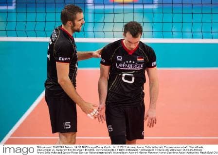 14.10.2015, Armeec Arena, Sofia Volleyball, Europameisterschaft, Viertelfinale, Deutschland vs. Bulgarien Tim Broshog ( 15 GER), Denys Kaliberda ( 6 GER) enttäuscht enttaeuscht traurig