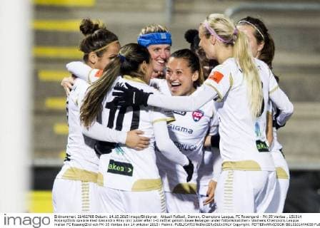 Aktuell Fußball, Damen, Champions League, FC Rosengard - PK-35 Vantaa , 151014 Roseng?rds spelare med Alexandra Riley (m) jublar efter 1-0 m?let genom Josee Belanger under fotbollsmatchen i Womens Champions League mellan FC Roseng?rd och PK-35 Vantaa den 14 oktober 2015 i Malmö.  Copyright: PETTERxARVIDSON BB151014PA039