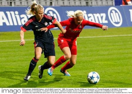 GER, CL-women, Munich, FC Bayern Muenchen vs Twente Enschede 14.10.2015, Gruenwalder Stadion, Munich,CL-women, FC Bayern Muenchen vs. Twente Enschede, shown in the pic: Leonie Maier (Bayern 20) vs Maayke Heuver (Twente Enschede 10) nphxRMG