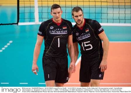 14.10.2015, Armeec Arena, Sofia Volleyball, Europameisterschaft, Viertelfinale, Deutschland vs. Bulgarien Christian Fromm ( 1 GER), Tim Broshog ( 15 GER) enttäuscht enttaeuscht traurig