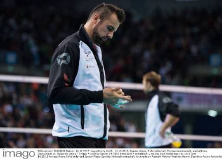 14.10.2015, Armeec Arena, Sofia Volleyball, Europameisterschaft, Viertelfinale, Deutschland vs. Bulgarien Georg György Gyoergy Grozer ( 9 GER) enttäuscht enttaeuscht traurig nach Niederlage