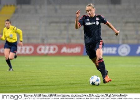 v.li.: Vivianne Miedema (FC Bayern München, FCB, 10) Freisteller, Einzelbild, Aktion, Action, Fussball, UEFA Women s Champions League, FC Bayern München - FC Twente Enschede, xslx