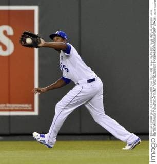 Oct. 14, 2015 - Kansas City, MO, USA - Kansas City Royals center fielder Lorenzo Cain catches a line drive hit by the Houston Astros Carlos Correa in the fourth inning during Game 5 of the ALDS on Wednesday, Oct. 14, 2015, at Kauffman Stadium in Kansas City, Mo. Houston at Kansas City, ALDS Game 5 - ZUMAm67_