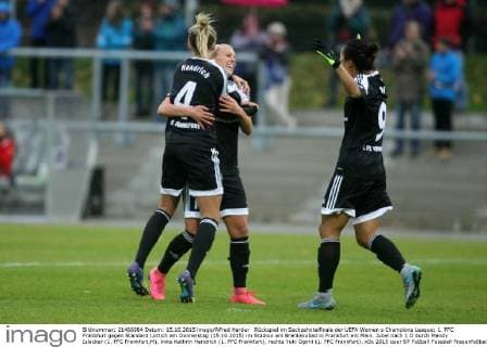 Rückspiel im Sechzehntelfinale der UEFA Women s Champions League: 1. FFC Frankfurt gegen Standard Lüttich am Donnerstag (15.10.2015) im Stadion am Brentanobad in Frankfurt am Main. Jubel nach 1:0 durch Mandy Islacker (1. FFC Frankfurt,M), links Kathrin Hendrich (1. FFC Frankfurt), rechts Yuki Ogimi (1. FFC Frankfurt).