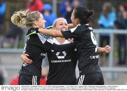 15.10.2015, xjhx, Fussball UEFA Champions League Womans, 1.FFC Frankfurt - Standard Luettich, emspor v.l. Kathrin Hendrich (1.FFC Frankfurt), Mandy Islacker (1.FFC Frankfurt), Yuki Ogimi (1.FFC Frankfurt) celebrate the goal, Torjubel zum 1:0