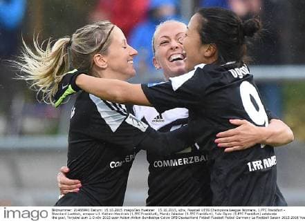 15.10.2015, xjhx, Fussball UEFA Champions League Womans, 1.FFC Frankfurt - Standard Luettich, emspor v.l. Kathrin Hendrich (1.FFC Frankfurt), Mandy Islacker (1.FFC Frankfurt), Yuki Ogimi (1.FFC Frankfurt) celebrate the goal, Torjubel zum 1:0