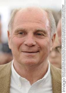 Uli HOENESS (Höness,Ex Praesident Bayern Muenchen) ,Einzelbild,angeschnittenes Einzelmotiv,Portraet,Portrait,Porträt. FC Bayern Muenchen: Grundsteinlegung neues Sportgelaende mit Nachwuchsleistungszentrum am 16.10.2015 an der Ingolstaedter Strasse in Froettmaning(Muenchen.