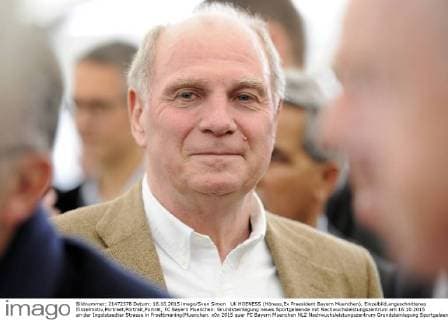 Uli HOENESS (Höness,Ex Praesident Bayern Muenchen), Einzelbild,angeschnittenes Einzelmotiv,Portraet,Portrait,Porträt, FC Bayern Muenchen: Grundsteinlegung neues Sportgelaende mit Nachwuchsleistungszentrum am 16.10.2015 an der Ingolstaedter Strasse in Froettmaning(Muenchen.
