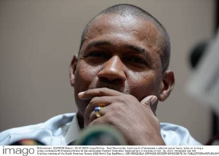 Noel Sanvicente, head coach of Venezuela s national soccer team, looks on during a press conference PK Pressekonferenz at the Venezuelan Football Federation headquarters in Caracas on Oct. 16, 2015. Venezuela lost the first two matches of the South American Russia 2018 World Cup Qualifiers.) (SP)VENEZUELA-CARACAS-SOCCER-SANVICENTE Str 