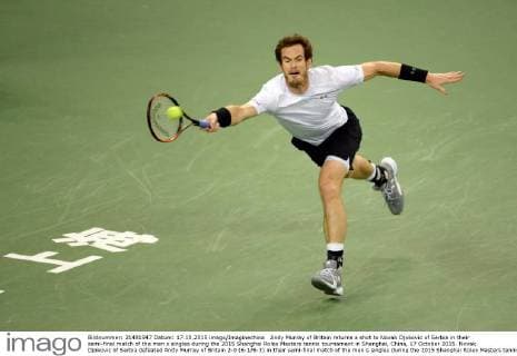 Andy Murray of Britain returns a shot to Novak Djokovic of Serbia in their semi-final match of the men s singles during the 2015 Shanghai Rolex Masters tennis tournament in Shanghai, China, 17 October 2015. Novak Djokovic of Serbia defeated Andy Murray of Britain 2-0 (6-1 6-3) in their semi-final match of the men s singles during the 2015 Shanghai Rolex Masters tennis tournament in Shanghai, China, 17 October 2015. Novak Djokovic eliminates Andy Murray to advance to final at Shanghai Rolex Masters  20151017_64798