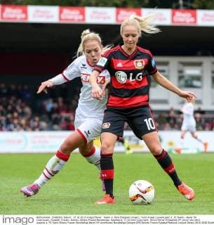 Koeln vl. Nina Ehegoetz (Koeln), Turid Knaak (Leverkusen) 1. FC Koeln - Bayer 04 Leverkusen, Fussball, Frauen, Damen, Allianz Frauen-Bundesliga, Spieltag 6, 17.10.2015 Copyright: Hornx Eibner-Pressefoto EP_bhorn