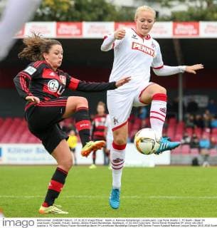 Koeln vl. Ramona Petzelberger (Leverkusen), Lise Munk (Koeln) 1. FC Koeln - Bayer 04 Leverkusen, Fussball, Frauen, Damen, Allianz Frauen-Bundesliga, Spieltag 6, 17.10.2015 Copyright: Hornx Eibner-Pressefoto EP_bhorn